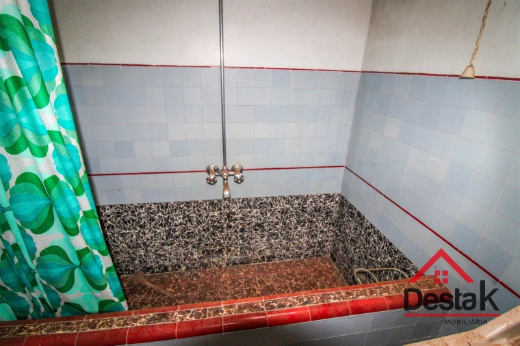 Moradia T6 para Venda em São Cipriano e Vil de Souto Foto 13