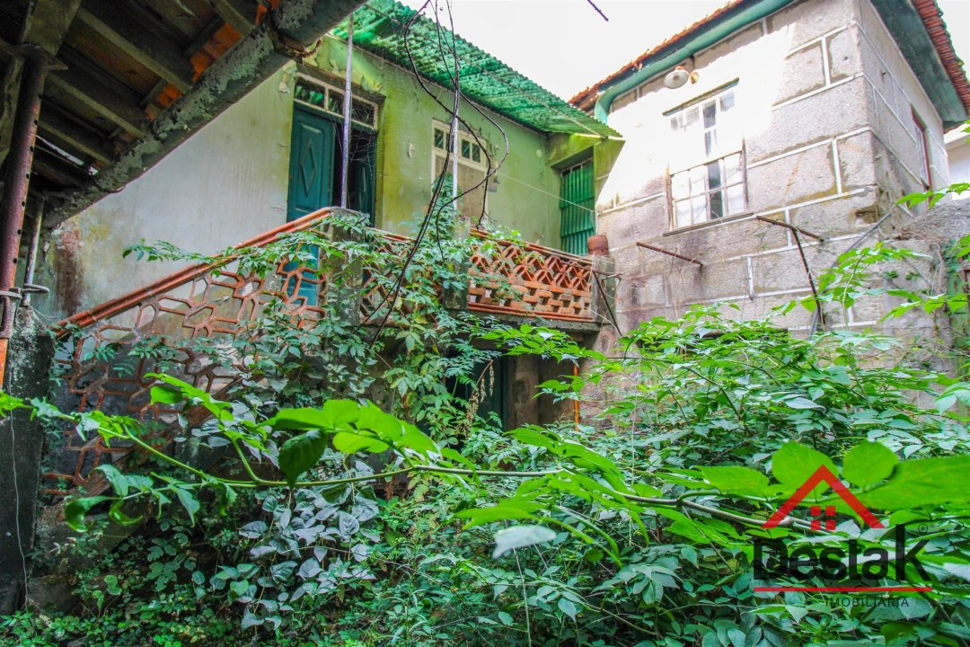Moradia T6 para Venda em São Cipriano e Vil de Souto Foto 7