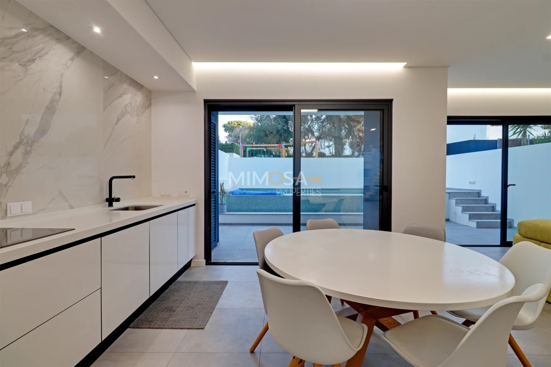 Moradia T3 para Arrendamento em Alvor Foto 9