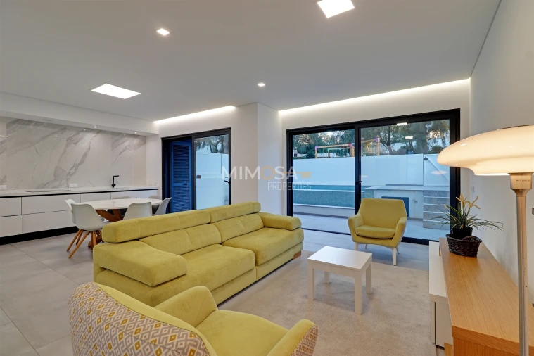 Moradia T3 para Arrendamento em Alvor Foto 6