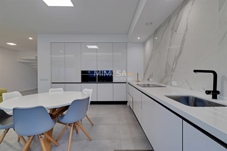 Moradia T3 para Arrendamento em Alvor Foto 8