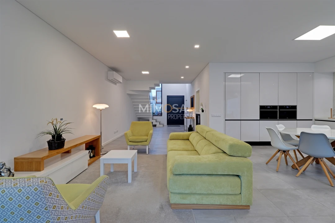 Moradia T3 para Arrendamento em Alvor Foto 7