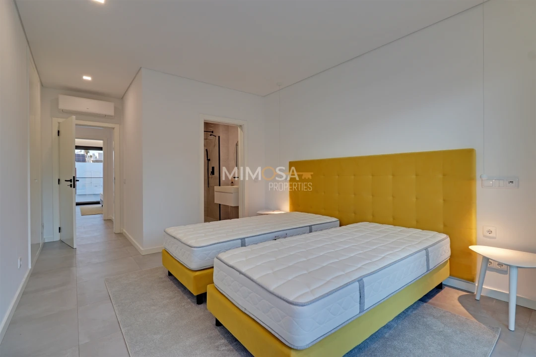 Moradia T3 para Arrendamento em Alvor Foto 16