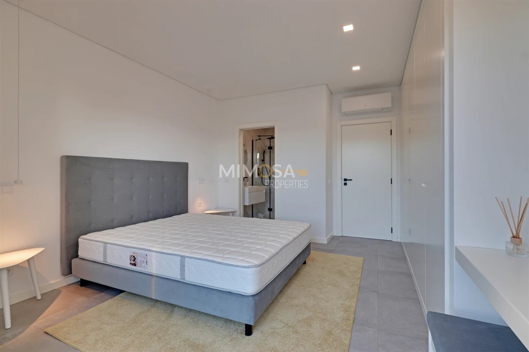 Moradia T3 para Arrendamento em Alvor Foto 13