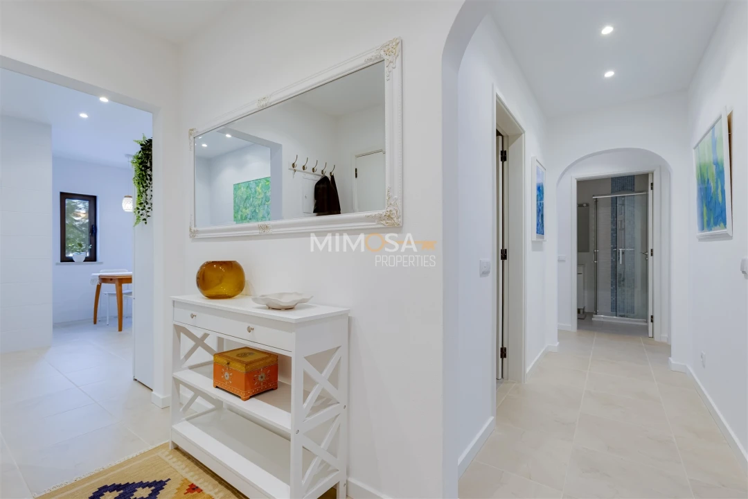 Apartamento T2 para Arrendamento em Lagos (São Sebastião e Santa Maria) Foto 6