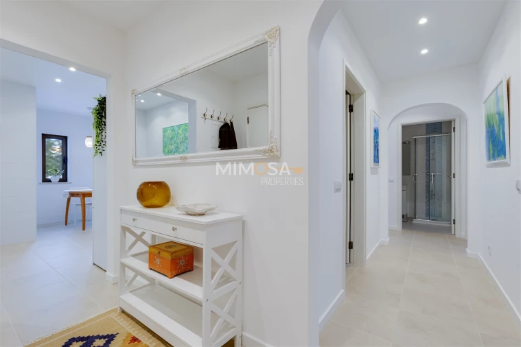 Apartamento T2 para Arrendamento em Lagos (São Sebastião e Santa Maria) Foto 6