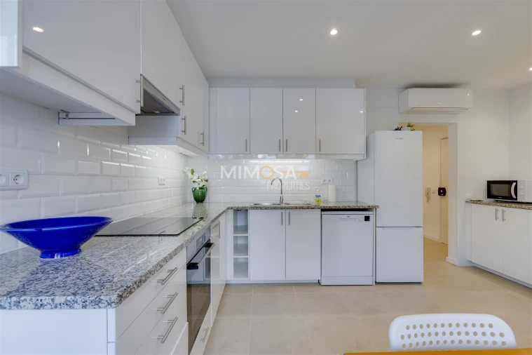 Apartamento T2 para Arrendamento em Lagos (São Sebastião e Santa Maria) Foto 10