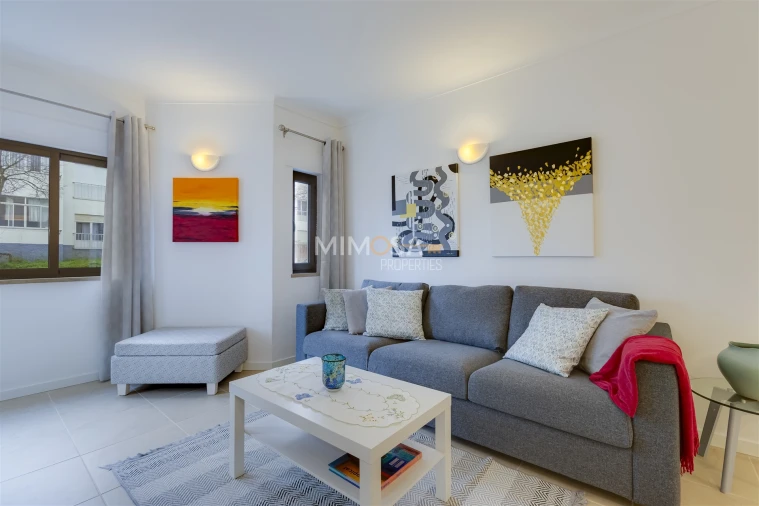 Apartamento T2 para Arrendamento em Lagos (São Sebastião e Santa Maria) Foto 3