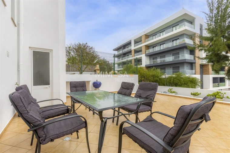 Apartamento T2 para Arrendamento em Lagos (São Sebastião e Santa Maria) Foto 29