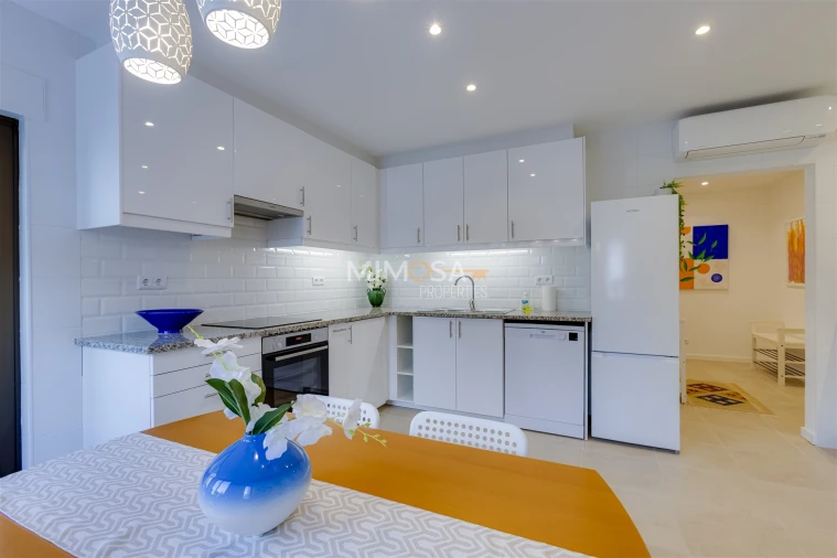 Apartamento T2 para Arrendamento em Lagos (São Sebastião e Santa Maria) Foto 8