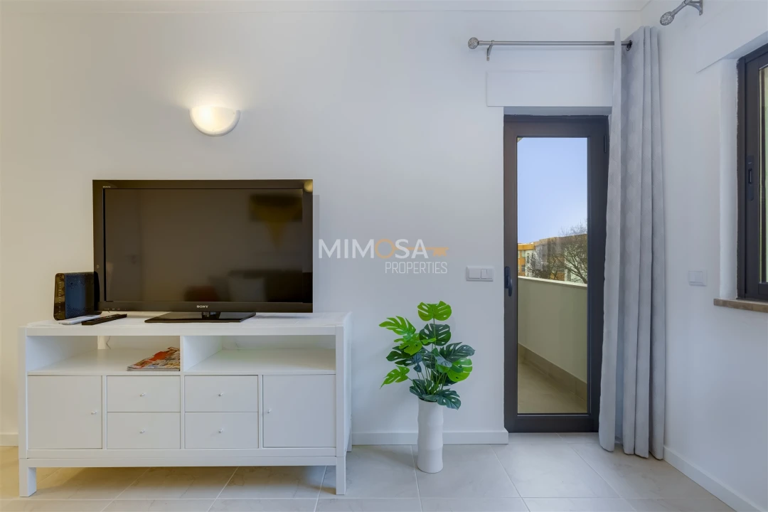 Apartamento T2 para Arrendamento em Lagos (São Sebastião e Santa Maria) Foto 5