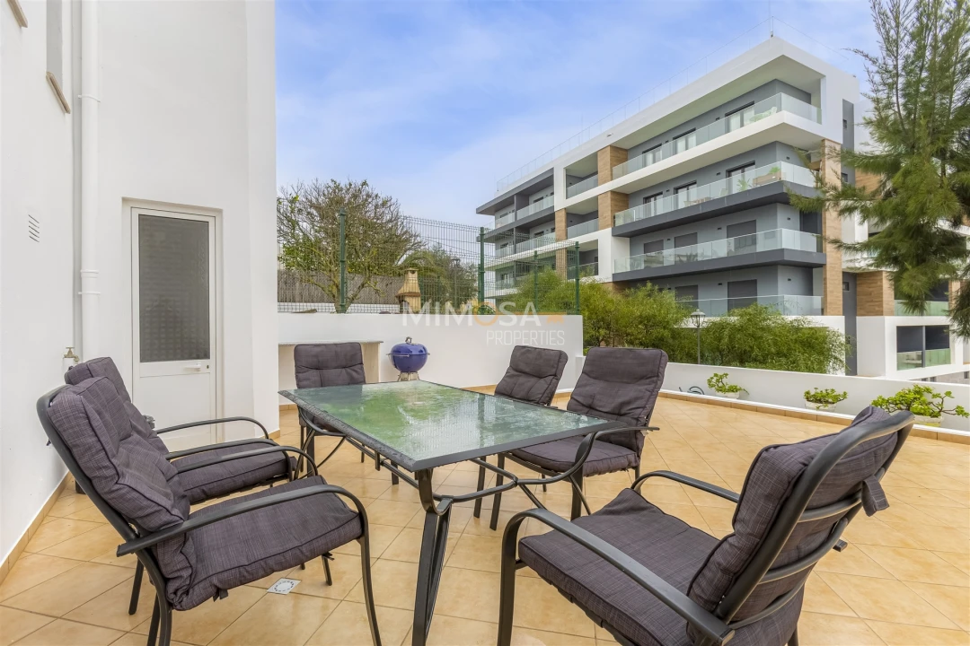 Apartamento T2 para Arrendamento em Lagos (São Sebastião e Santa Maria) Foto 29