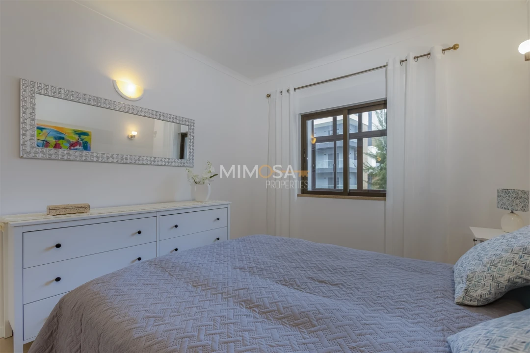 Apartamento T2 para Arrendamento em Lagos (São Sebastião e Santa Maria) Foto 17