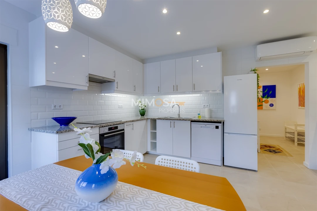 Apartamento T2 para Arrendamento em Lagos (São Sebastião e Santa Maria) Foto 8