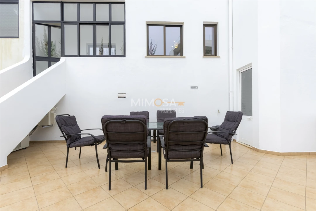 Apartamento T2 para Arrendamento em Lagos (São Sebastião e Santa Maria) Foto 27