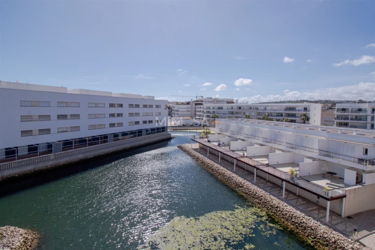 Apartamento T2 para Arrendamento em Lagos (São Sebastião e Santa Maria) Foto 23