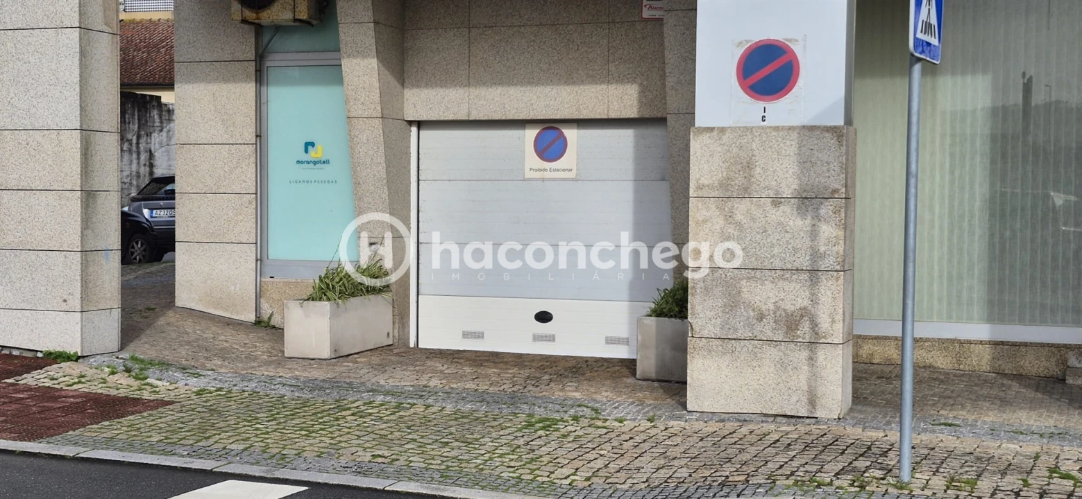 Garagem para Arrendamento em Arcozelo Foto 4