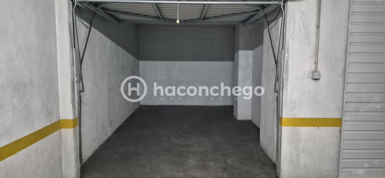 Garagem para Arrendamento em Arcozelo Foto 16