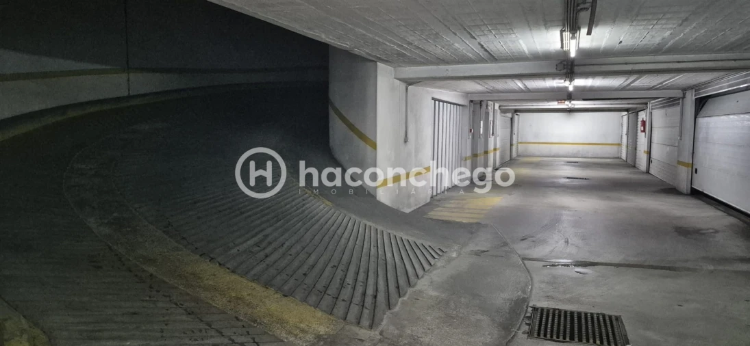 Garagem para Arrendamento em Arcozelo Foto 10