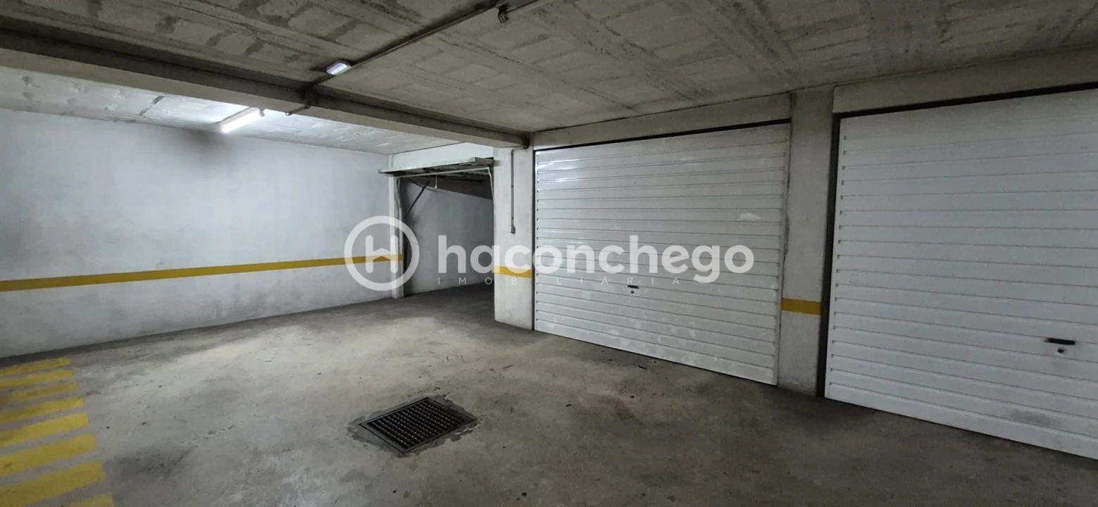Garagem para Arrendamento em Arcozelo Foto 14