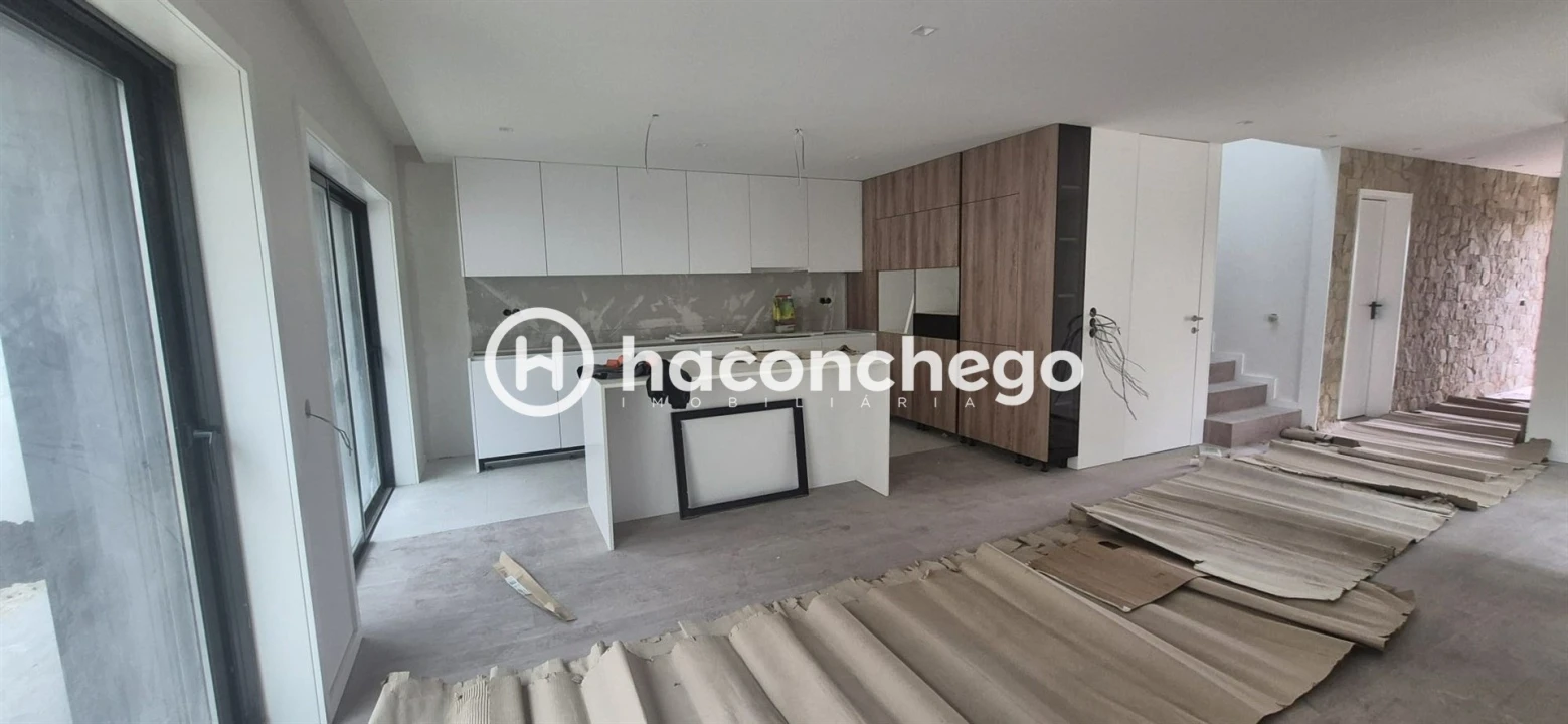Moradia T3 para Venda em Brufe Foto 11