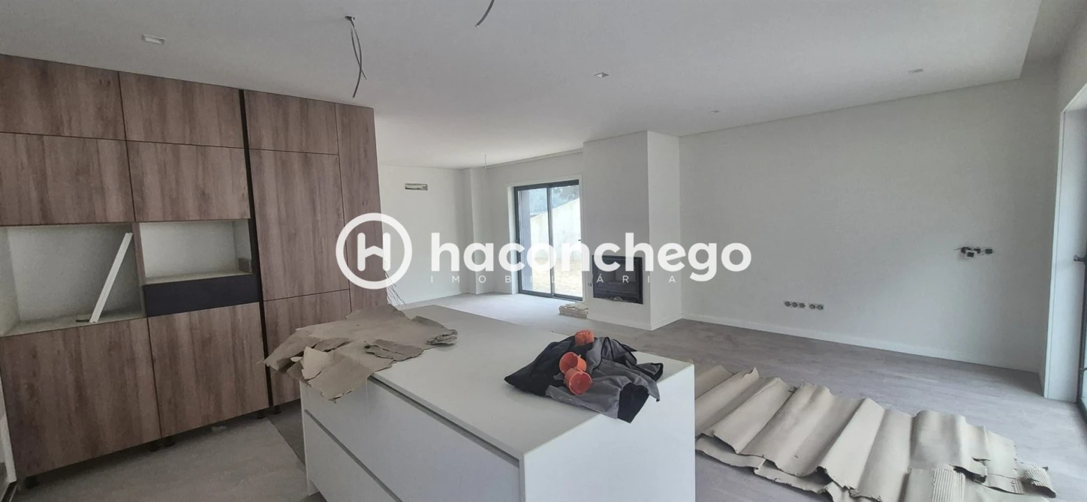 Moradia T3 para Venda em Brufe Foto 13