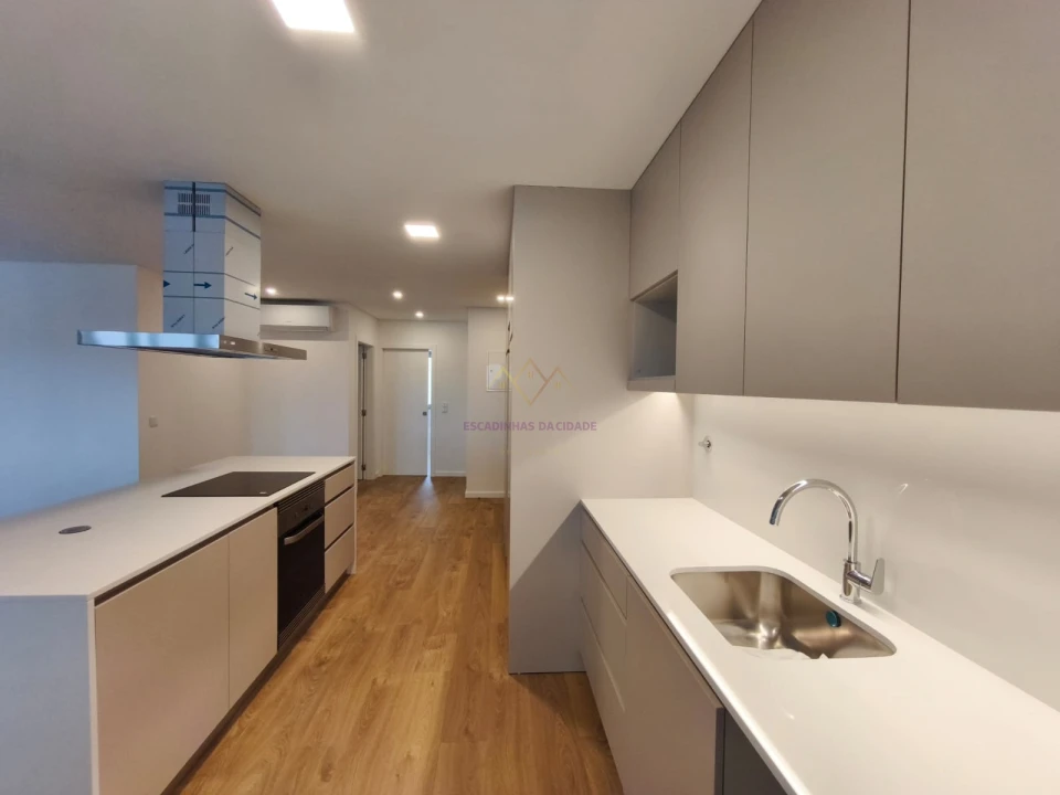 Apartamento T2 para Venda em Camarate, Unhos e Apelação Foto 1