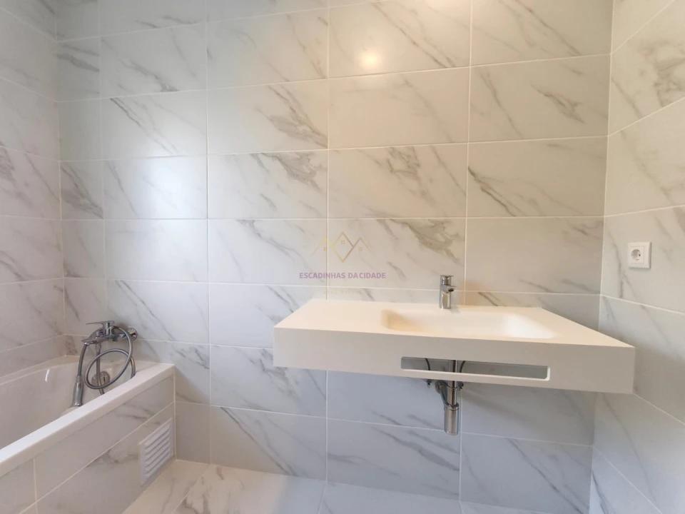 Apartamento T2 para Venda em Camarate, Unhos e Apelação Foto 19