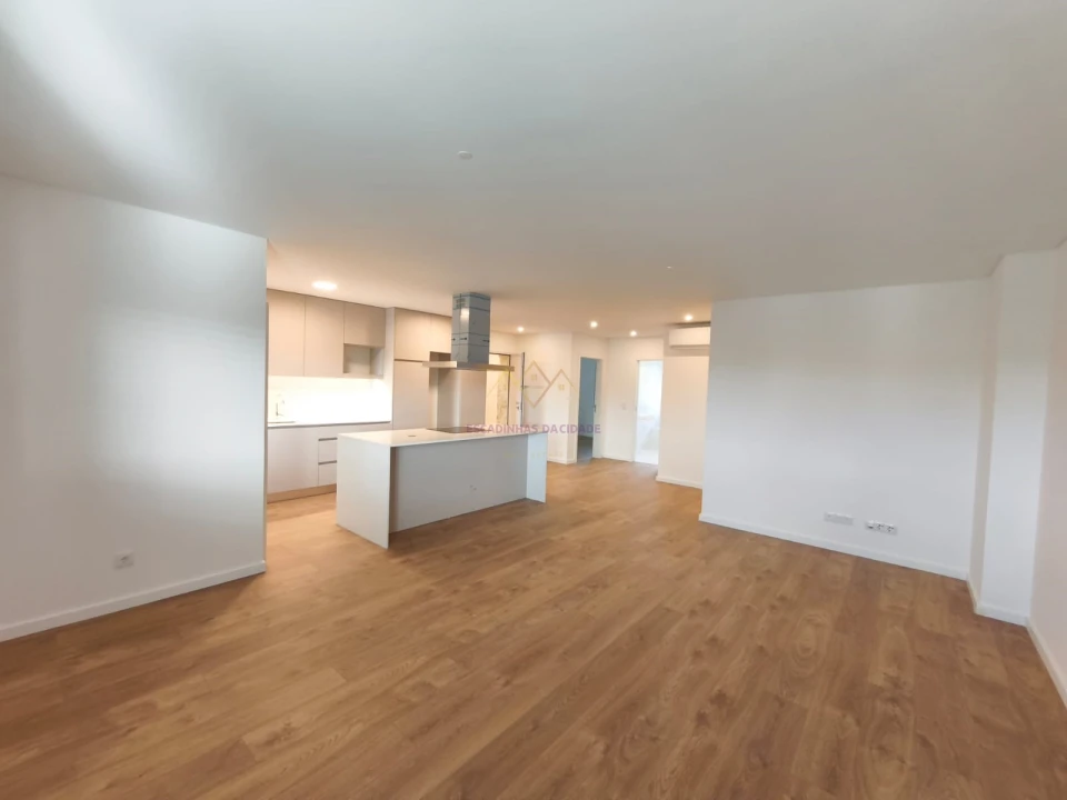 Apartamento T1 para Venda em Camarate, Unhos e Apelação Foto 3