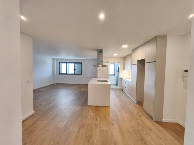 Apartamento T1 para Venda em Camarate, Unhos e Apelação Foto 11