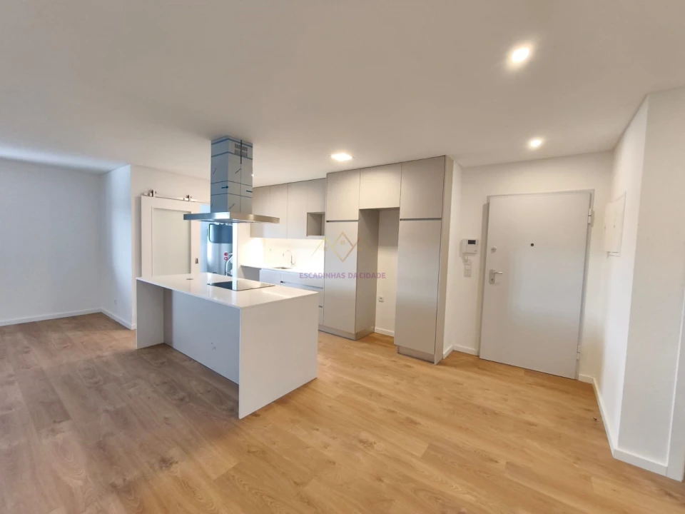 Apartamento T2 para Venda em Camarate, Unhos e Apelação Foto 7