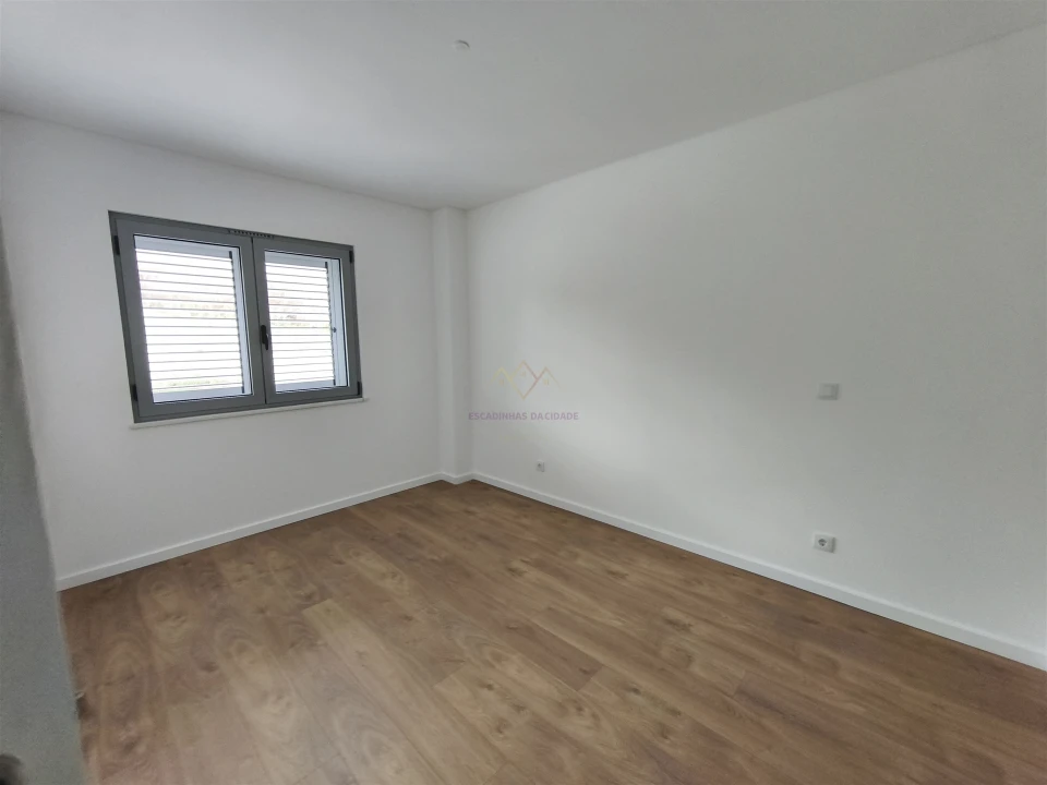 Apartamento T2 para Venda em Camarate, Unhos e Apelação Foto 22