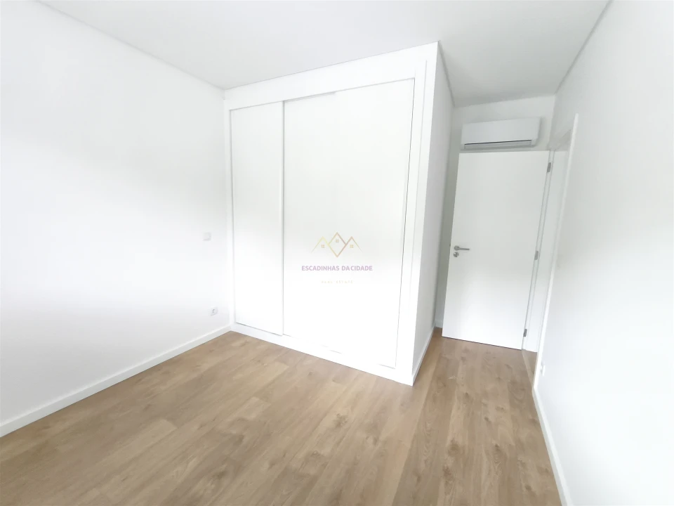 Apartamento T2 para Venda em Camarate, Unhos e Apelação Foto 23