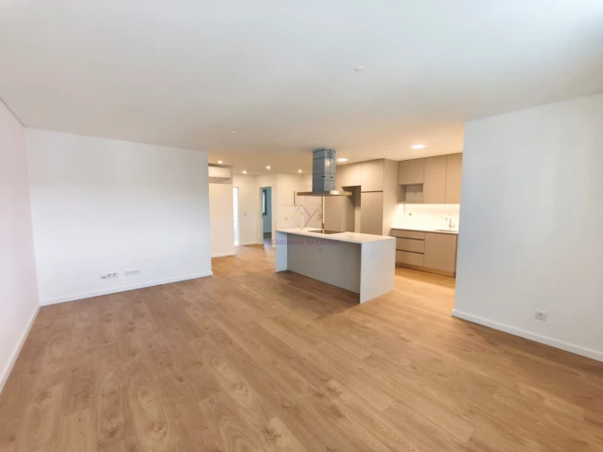 Apartamento T2 para Venda em Camarate, Unhos e Apelação Foto 7