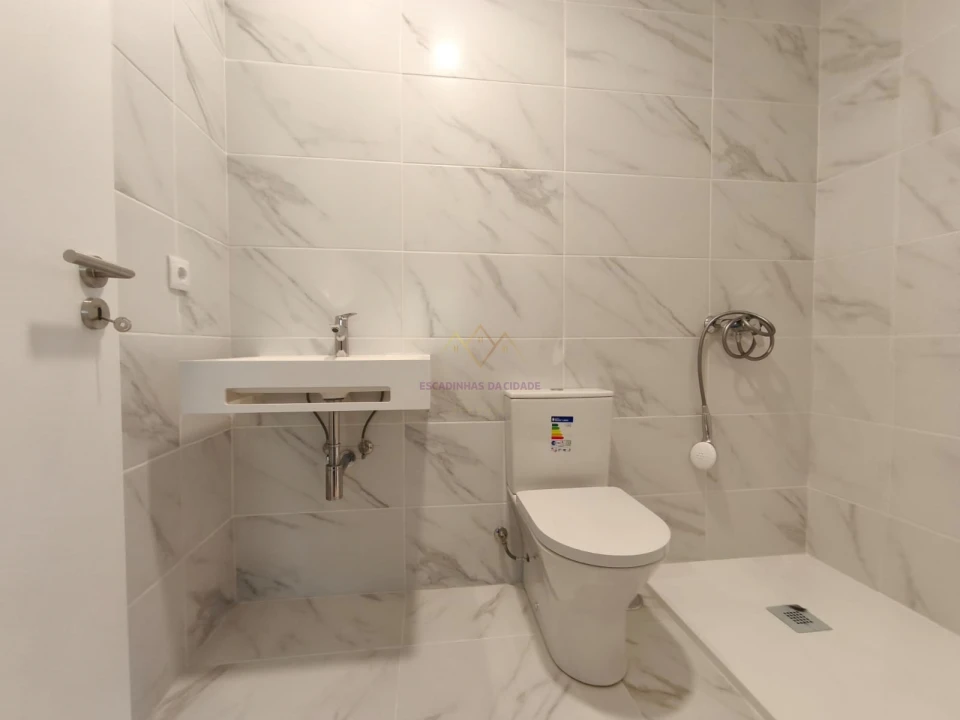 Apartamento T2 para Venda em Camarate, Unhos e Apelação Foto 30