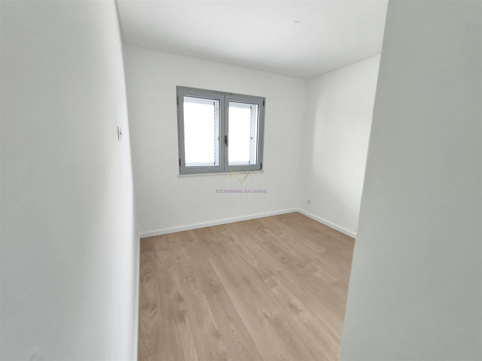 Apartamento T2 para Venda em Camarate, Unhos e Apelação Foto 25