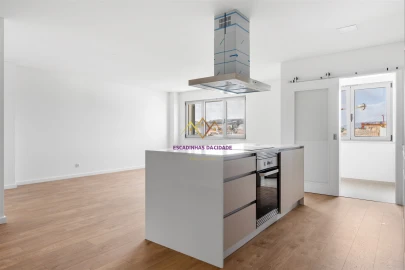 Apartamento T2 para Venda em Camarate, Unhos e Apelação
