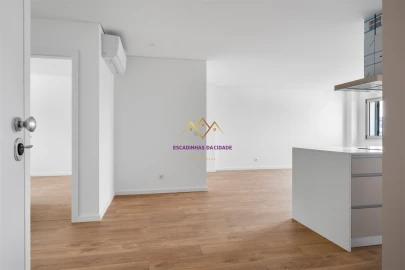 Apartamento T2 para Venda em Camarate, Unhos e Apelação