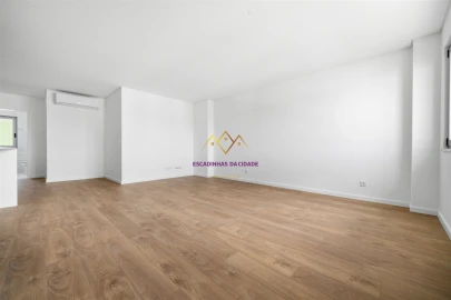 Apartamento T2 para Venda em Camarate, Unhos e Apelação