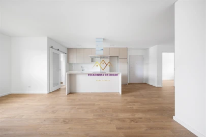 Apartamento T2 para Venda em Camarate, Unhos e Apelação