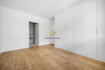 Apartamento T2 para Venda em Camarate, Unhos e Apelação