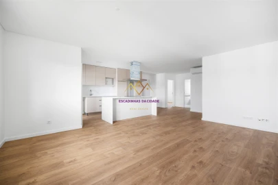 Apartamento T2 para Venda em Camarate, Unhos e Apelação