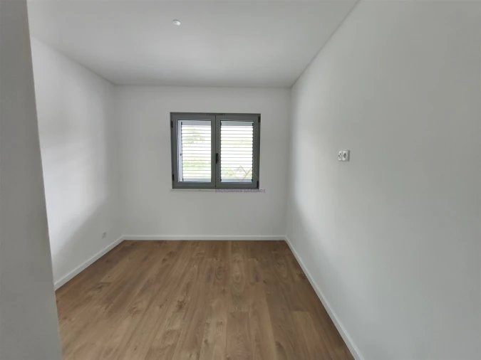 Apartamento T2 para Venda em Camarate, Unhos e Apelação Foto 22