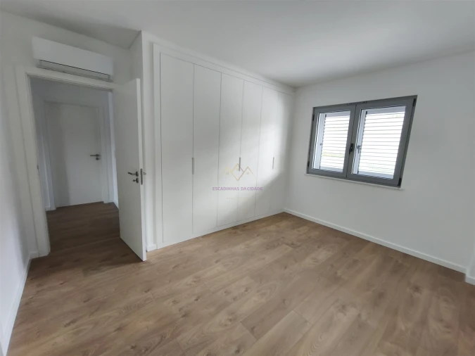 Apartamento T2 para Venda em Camarate, Unhos e Apelação Foto 19