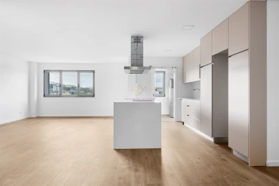 Apartamento T2 para Venda em Camarate, Unhos e Apelação
