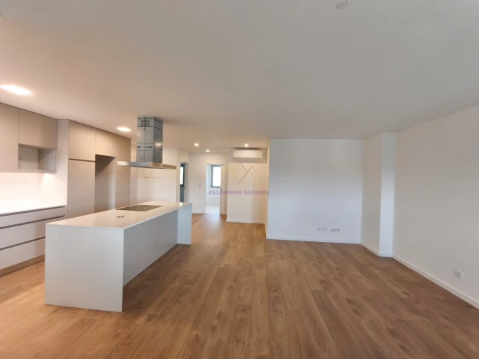 Apartamento T2 para Venda em Camarate, Unhos e Apelação Foto 7