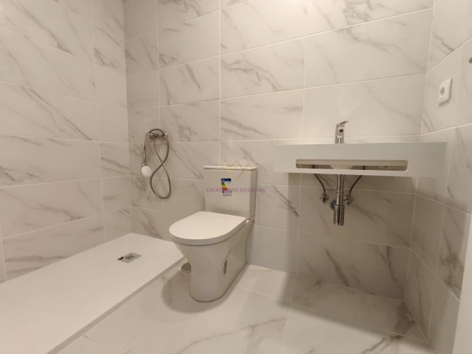 Apartamento T2 para Venda em Camarate, Unhos e Apelação Foto 24