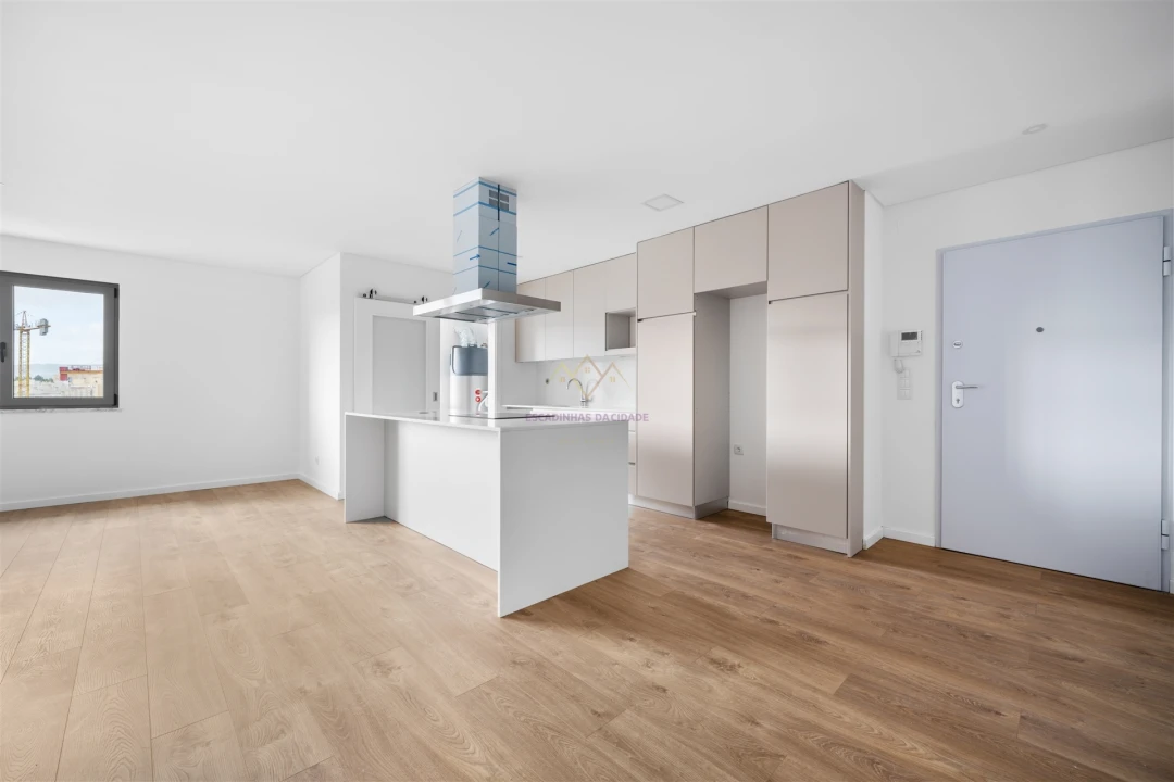 Apartamento T2 para Venda em Camarate, Unhos e Apelação Foto 1