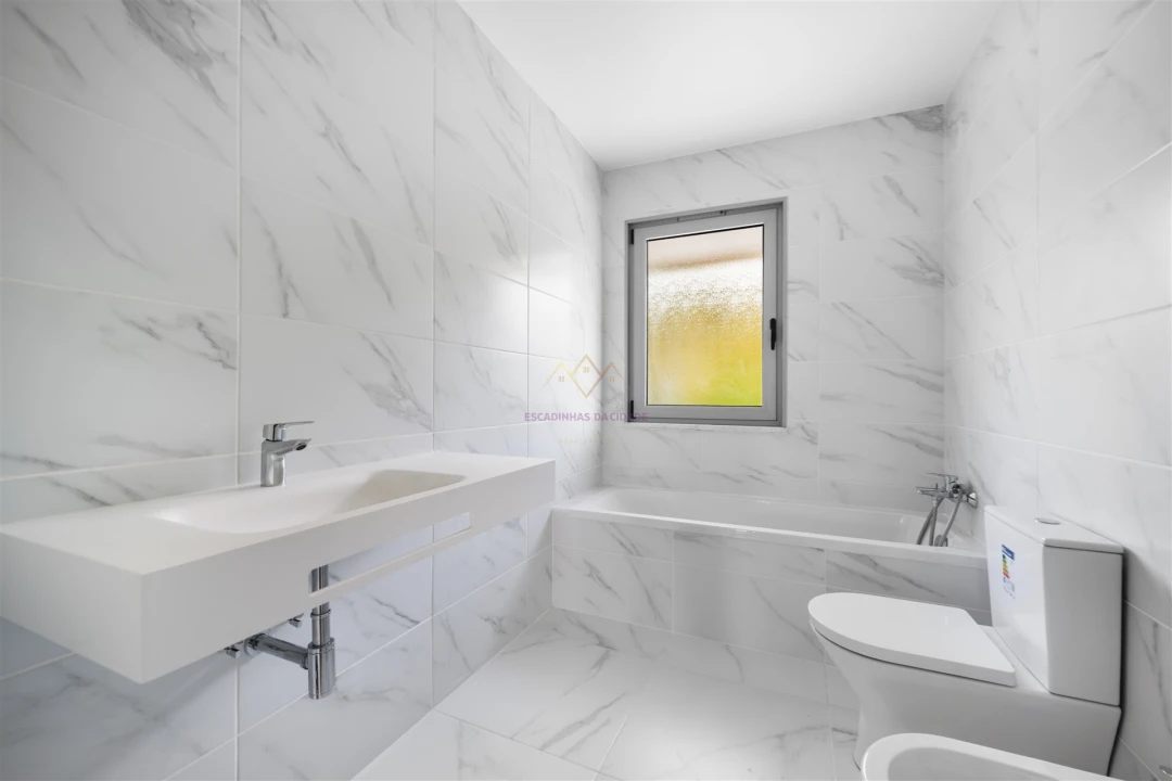 Apartamento T2 para Venda em Camarate, Unhos e Apelação Foto 14