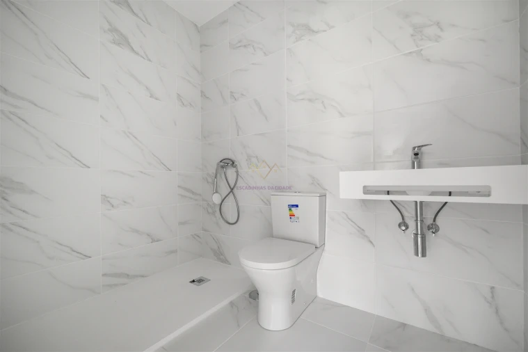 Apartamento T2 para Venda em Camarate, Unhos e Apelação Foto 21